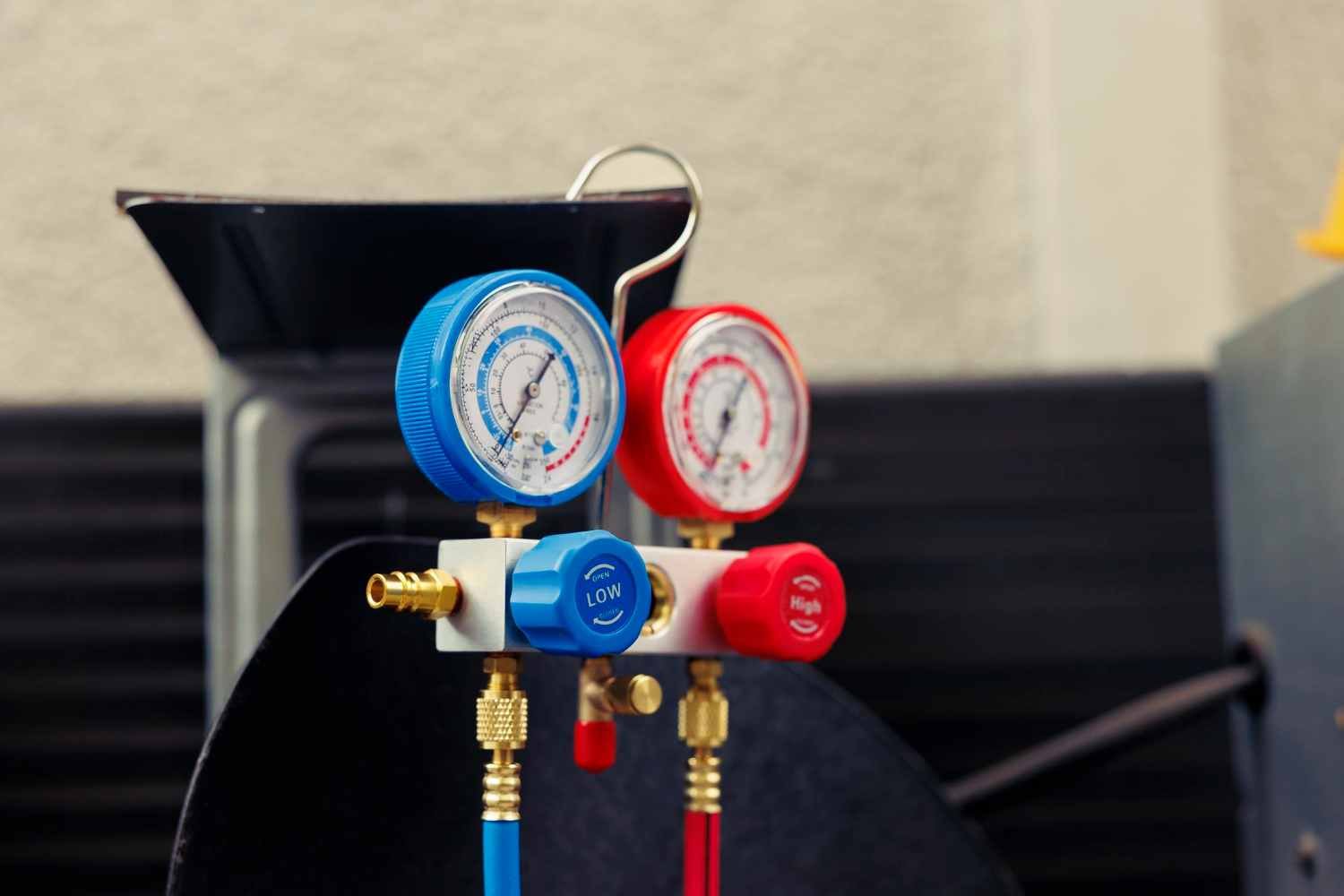 Professional Aircond Gas Refill and Maintenance